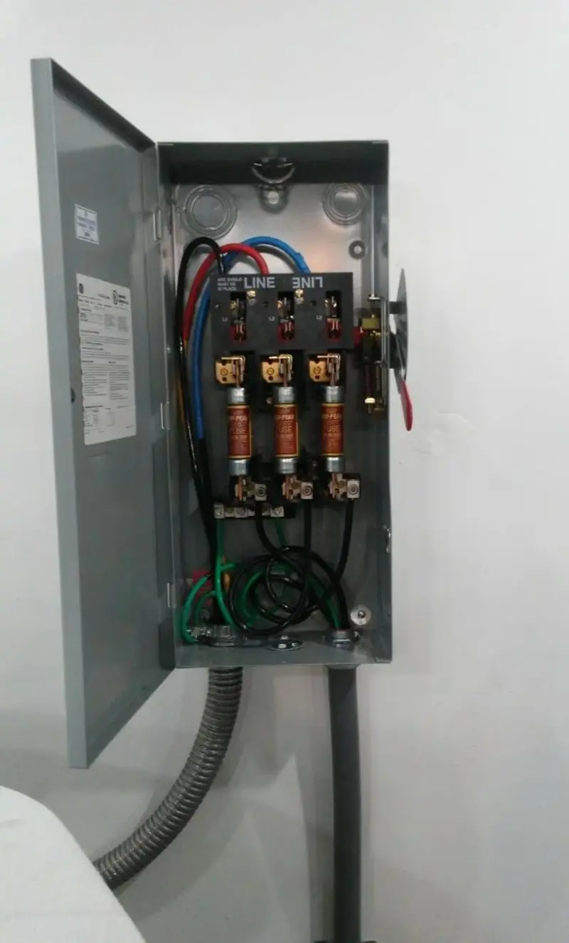 Three-phase disconnect switch installed for Electrical Wiring & Rewiring in Clawson